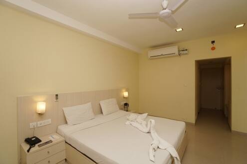 Jade Beach Resort Near Crocodile Bank, Chennai 5